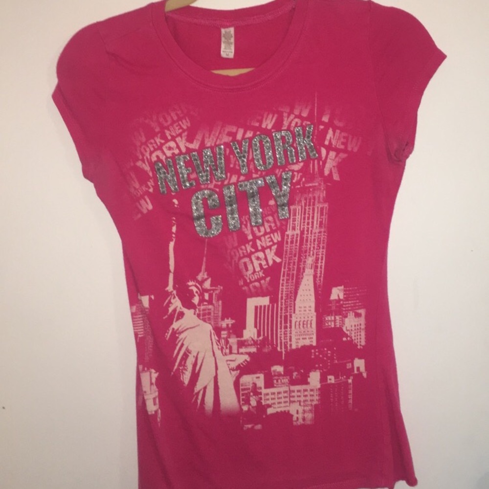 pink NYC tee